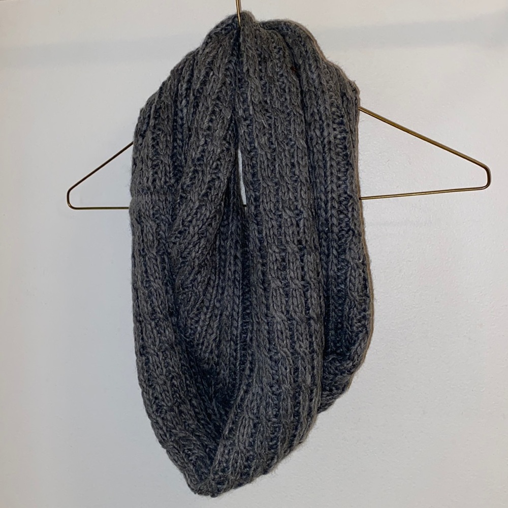 Aero OS Dark Grey Knitted Infinity Scarf